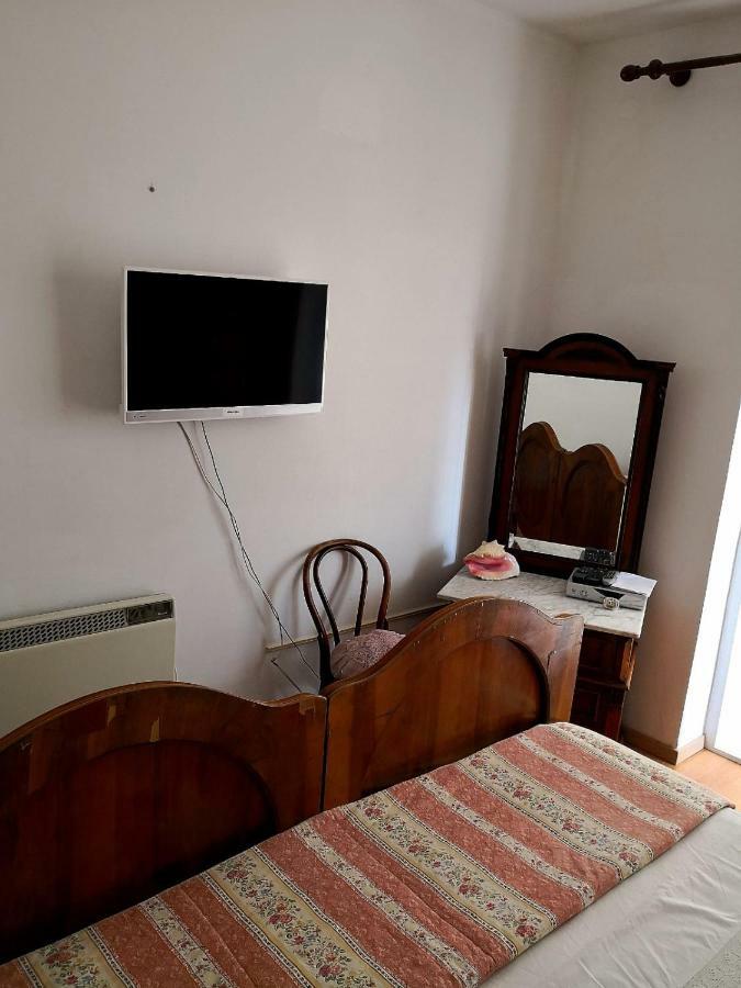 Apartment Milka Vinjerac Buitenkant foto